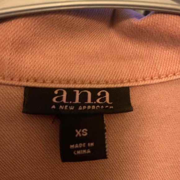 Mauve pink lightly distressed jean jacket - Picture 4 of 6